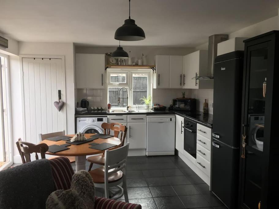 Herb Garden Bungalow Villa Nazeing Bagian luar foto