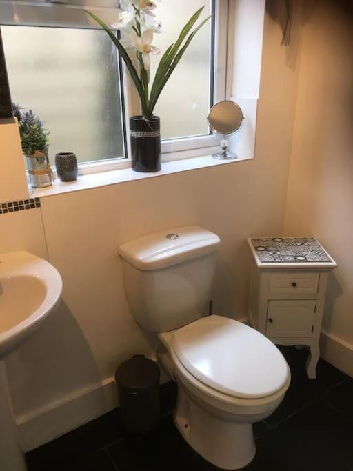 Herb Garden Bungalow Villa Nazeing Bagian luar foto